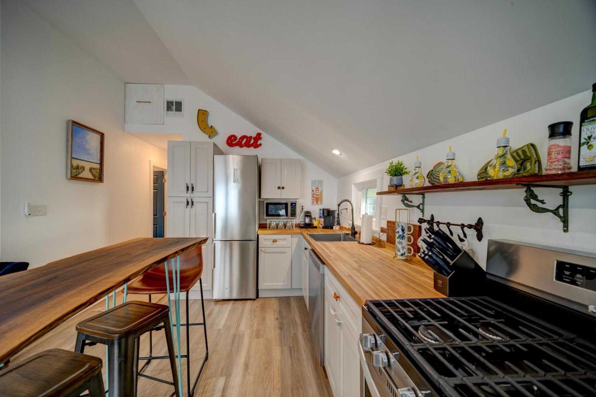 Waterfront Escape-Breweries, Vineyards N' Sunsets Apartment Villas Екстериор снимка