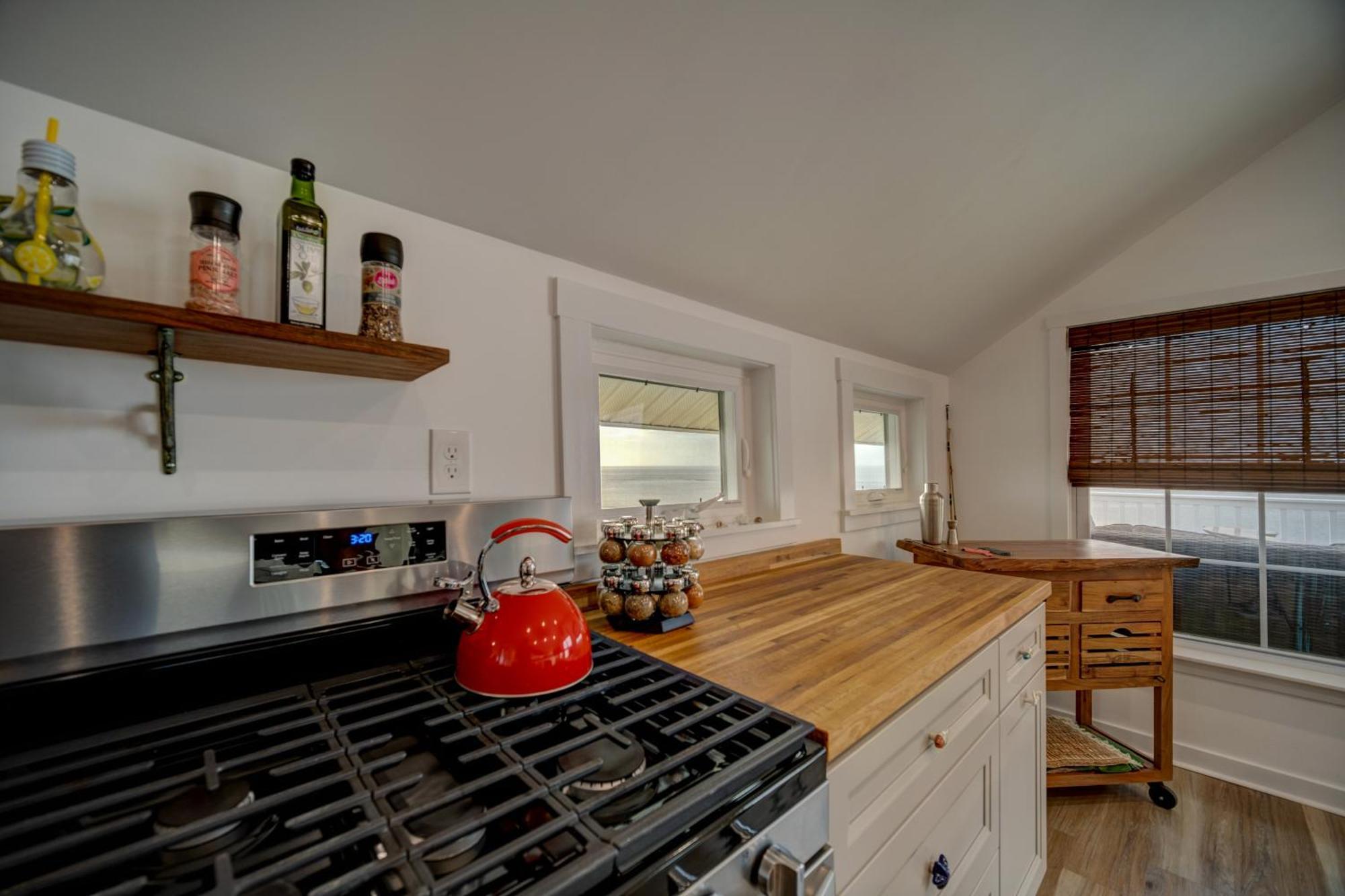 Waterfront Escape-Breweries, Vineyards N' Sunsets Apartment Villas Екстериор снимка